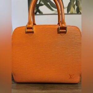 Louis Vuitton Pont Neuf